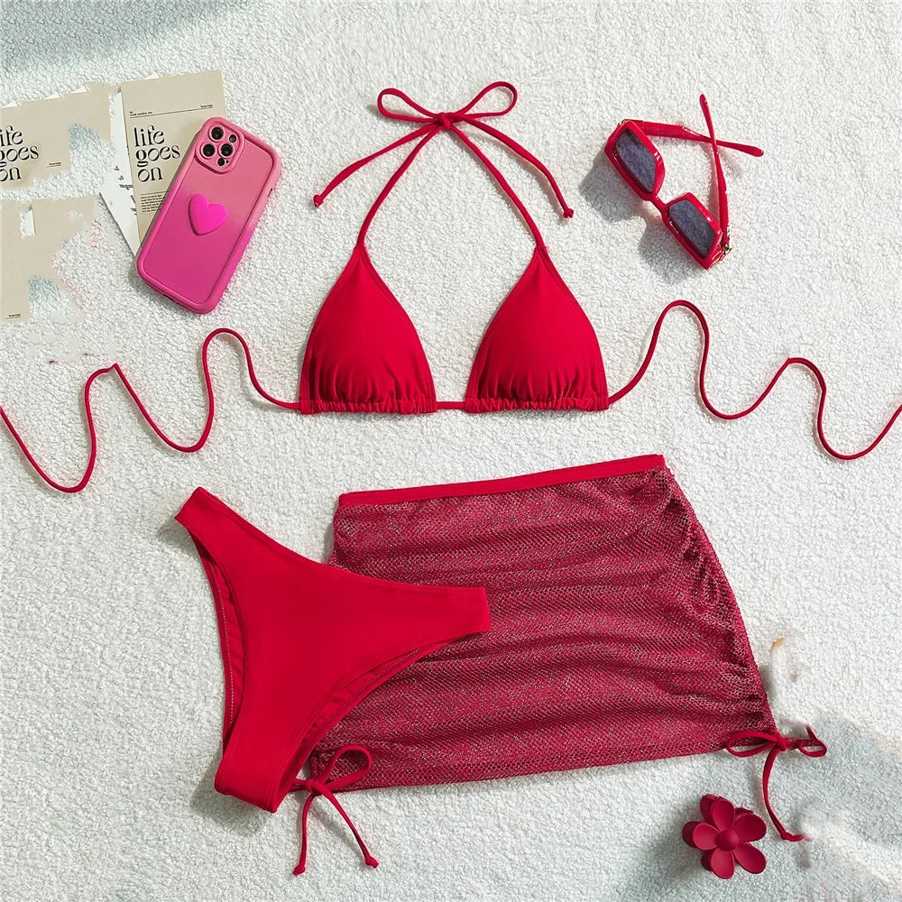 Trio Bikini Chic 2026 : Maillot 2 Pièces et Mini-Jupe en Mesh