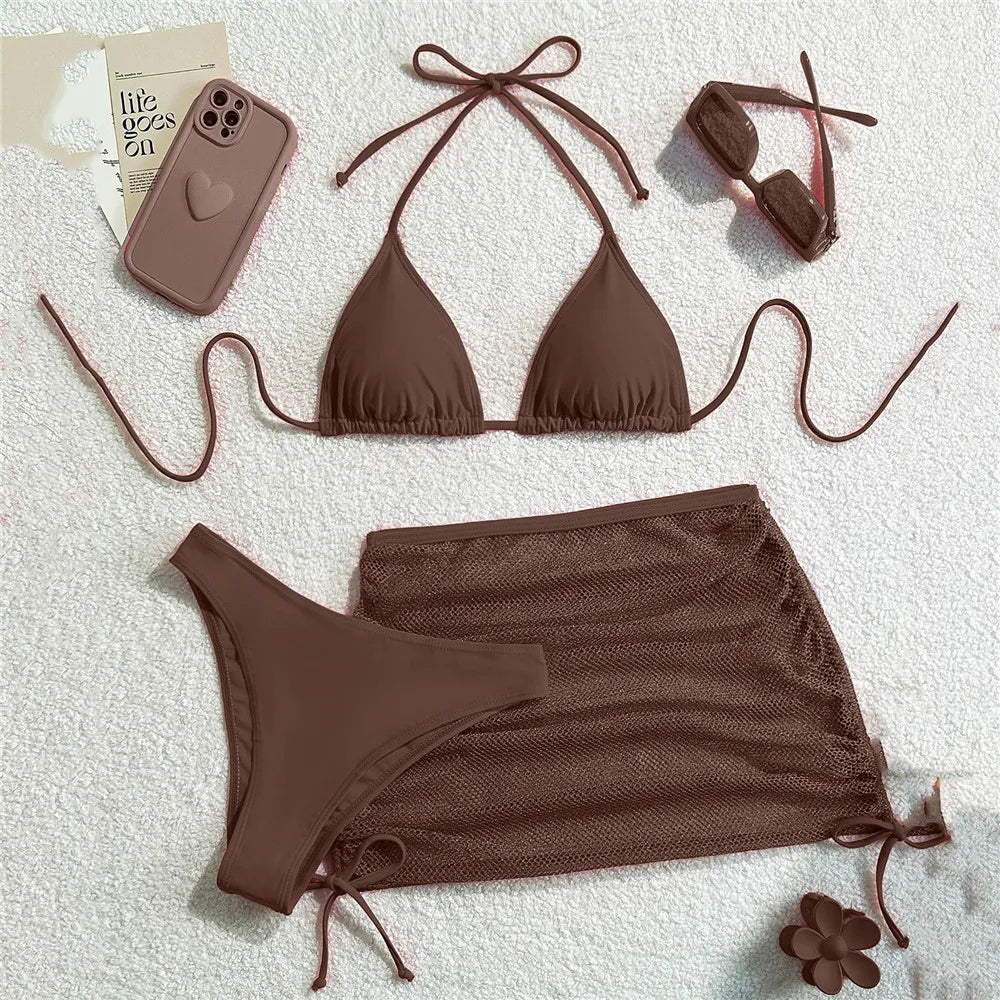 Trio Bikini Chic 2026 : Maillot 2 Pièces et Mini-Jupe en Mesh