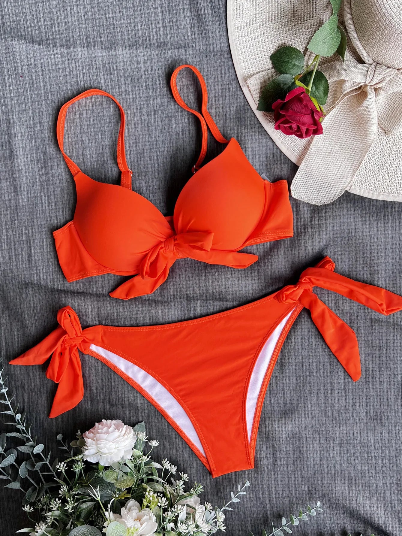 Ensemble Bikini 2 Pièces Push-Up – Design Nœud Papillon & Liens Ajustables